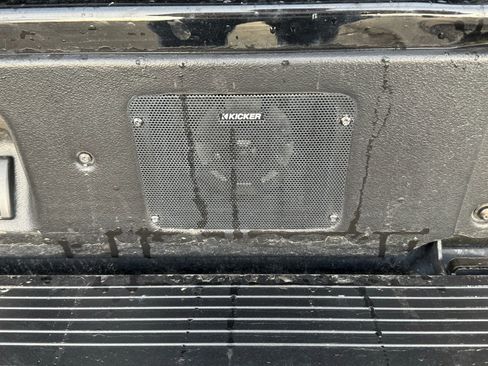 Used 2023 GMC Sierra 3500 Denali w/ Denali Black Diamond Edition image 18