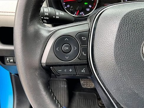 Used 2021 Toyota RAV4 XLE Premium image 10