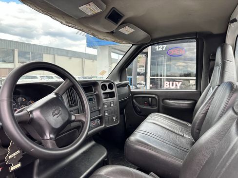 Used 2005 Chevrolet Kodiak C4500 2WD Regular Cab image 19