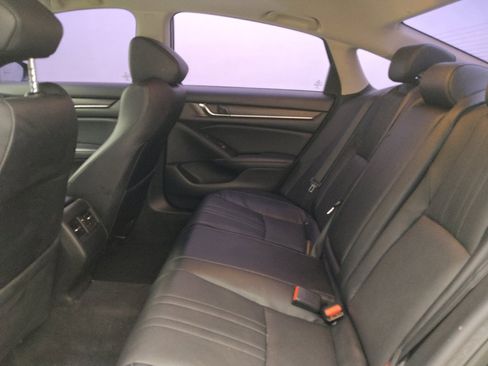 Used 2018 Honda Accord Touring image 18