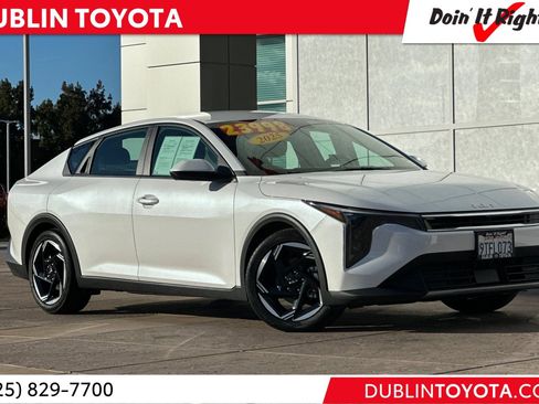 Used 2025 Kia K4 EX image 1