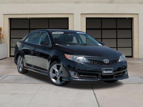 Used 2012 Toyota Camry SE FWD image 30
