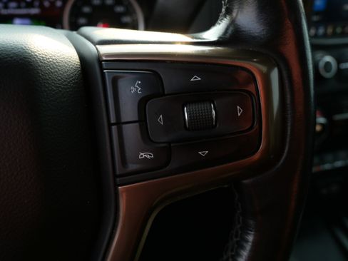 Used 2020 Chevrolet Silverado 1500 High Country w/ Technology Package AWD/4WD image 32