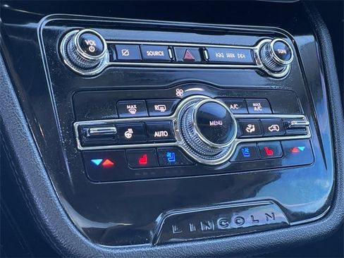 Used 2022 Lincoln Corsair FWD w/ Premium Package image 19
