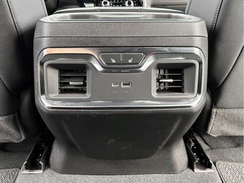 Used 2025 GMC Sierra 2500 Denali image 21
