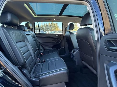 Used 2018 Volkswagen Tiguan SEL Premium image 35