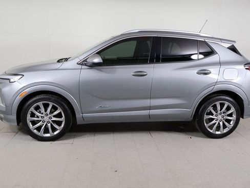 Used 2025 Buick Encore GX Avenir image 8