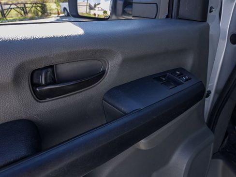 Used 2021 Nissan NV 3500 SL image 15