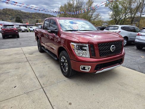 Used 2019 Nissan Titan PRO-4X image 2