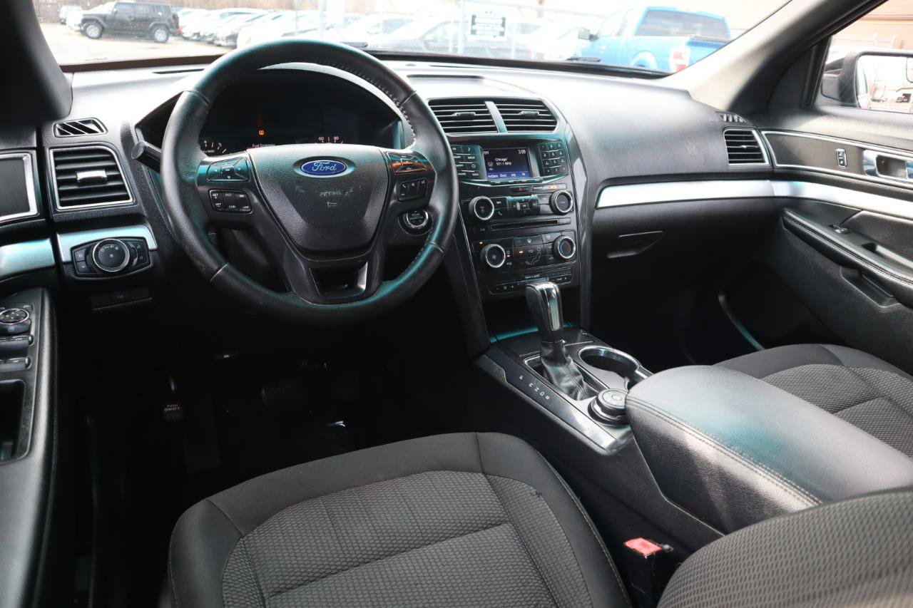Used 2017 Ford Explorer XLT AWD/4WD image 17
