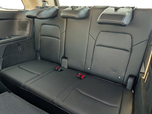 New 2026 Nissan Pathfinder Platinum AWD/4WD image 23