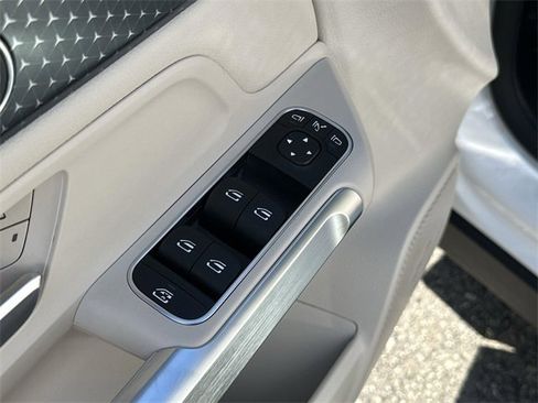 Used 2024 Mercedes-Benz EQB 250+ image 23