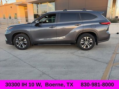 Used 2023 Toyota Highlander XLE