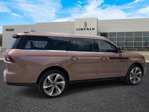 New 2026 Lincoln Navigator L Black Label AWD/4WD image 3