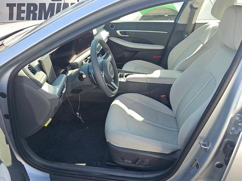 Used 2025 Hyundai Sonata SEL image 4