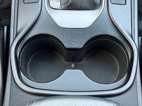 Used 2018 Hyundai Santa Fe Sport image 24