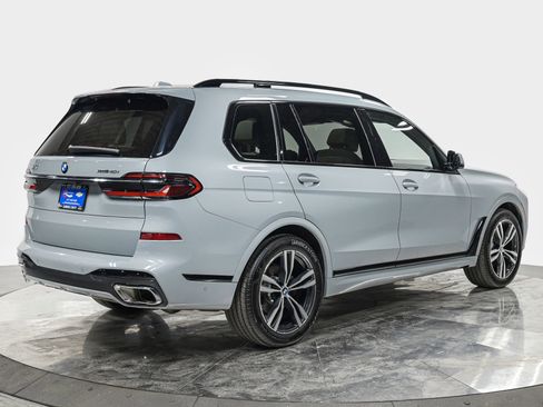 Used 2024 BMW X7 xDrive40i w/ M Sport Package AWD/4WD image 7