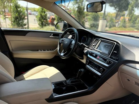 Used 2019 Hyundai Sonata SE FWD image 19