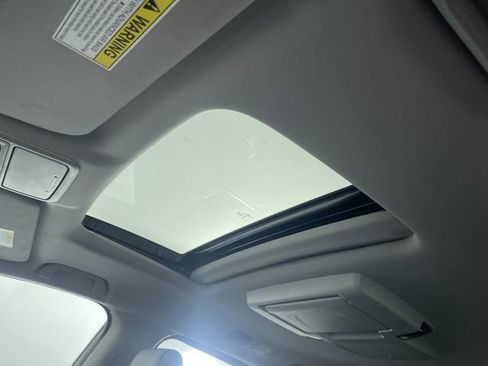 Used 2023 Honda Odyssey Elite image 32