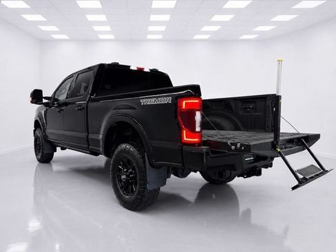 Used 2022 Ford F250 Lariat w/ Tremor Off-Road Package AWD/4WD image 10
