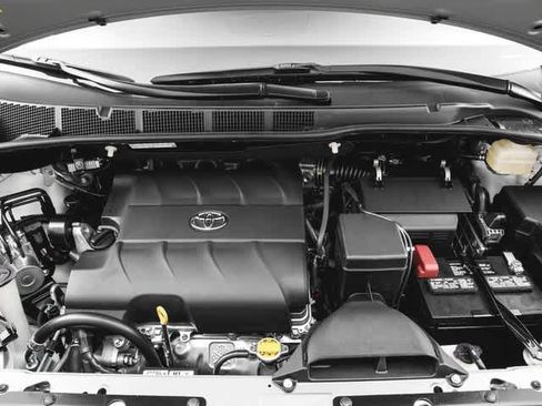 Used 2016 Toyota Sienna XLE Premium w/ Outdoor Package AWD/4WD image 16