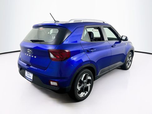 Used 2023 Hyundai Venue Limited w/ Cargo Package FWD image 5