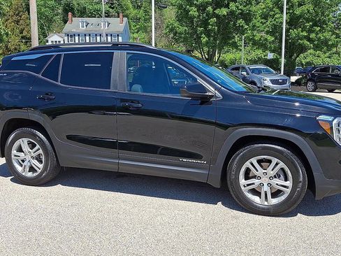 Certified 2023 GMC Terrain SLE w/ Driver Convenience Package FWD image 2