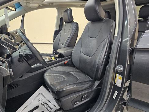 Used 2015 Ford Edge Titanium w/ Equipment Group 301A FWD image 18