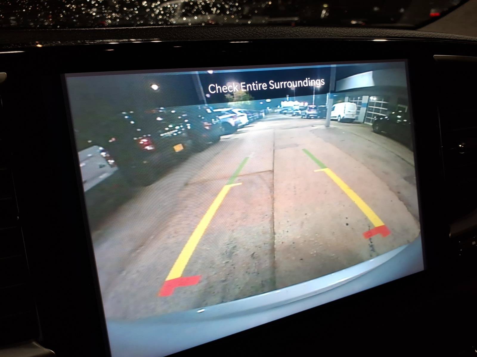 Used 2024 Chrysler Pacifica Touring-L FWD image 15