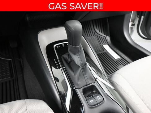 Used 2022 Toyota Corolla LE FWD image 15