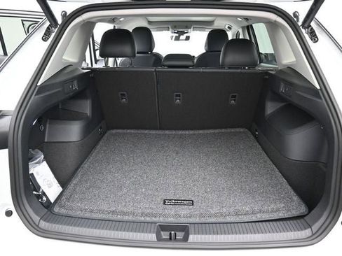 New 2026 Volkswagen Tiguan SE AWD/4WD image 12