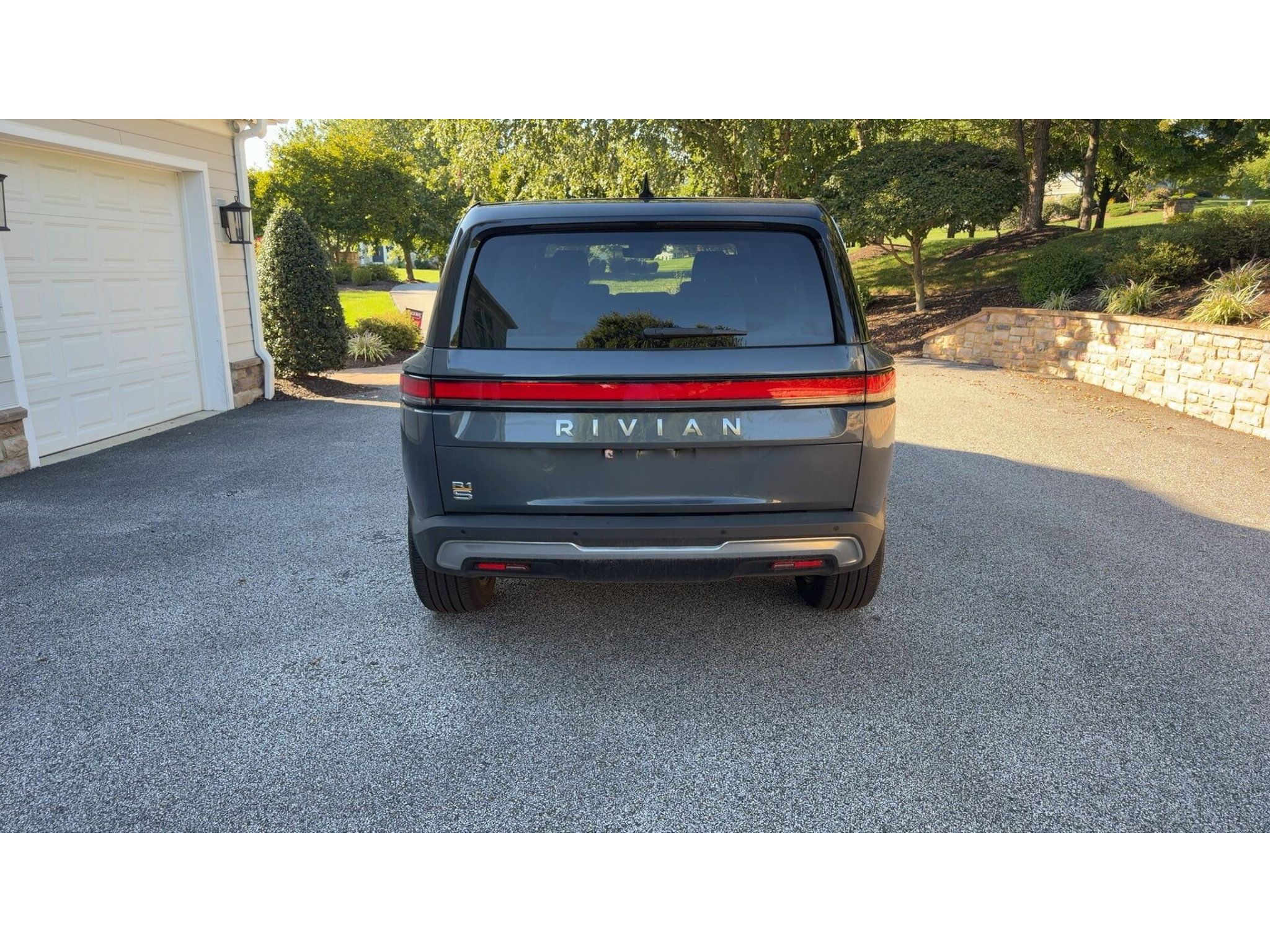 Used 2022 Rivian R1S Launch Edition Quad AWD/4WD image 5