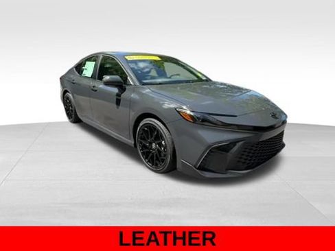 Used 2026 Toyota Camry SE FWD image 9