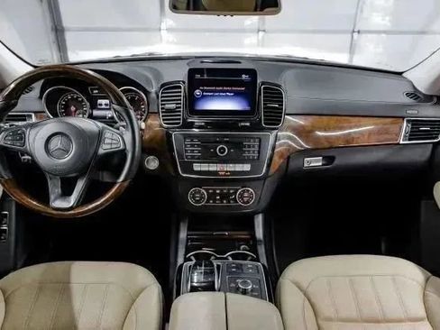 Used 2018 Mercedes-Benz GLS 450 4MATIC w/ Premium Package image 20