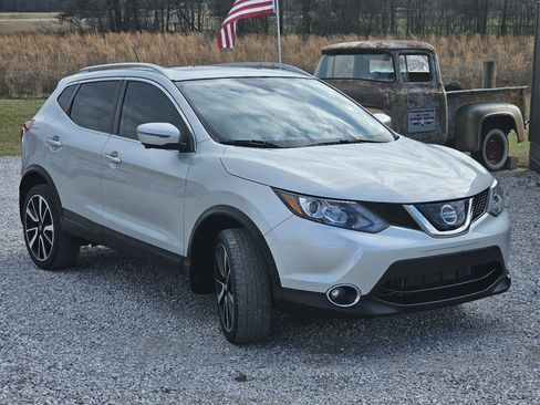 Used 2019 Nissan Rogue Sport SL w/ Premium Package image 12