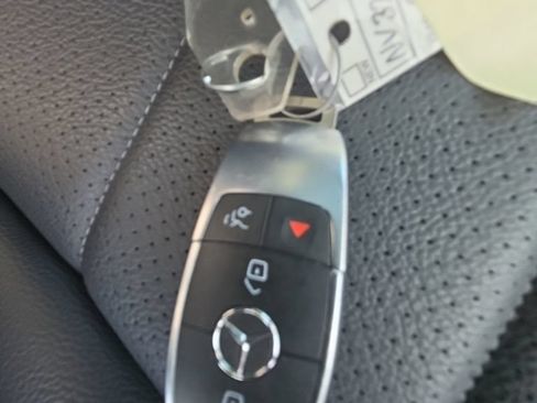 Used 2022 Mercedes-Benz GLC 300 4MATIC image 34
