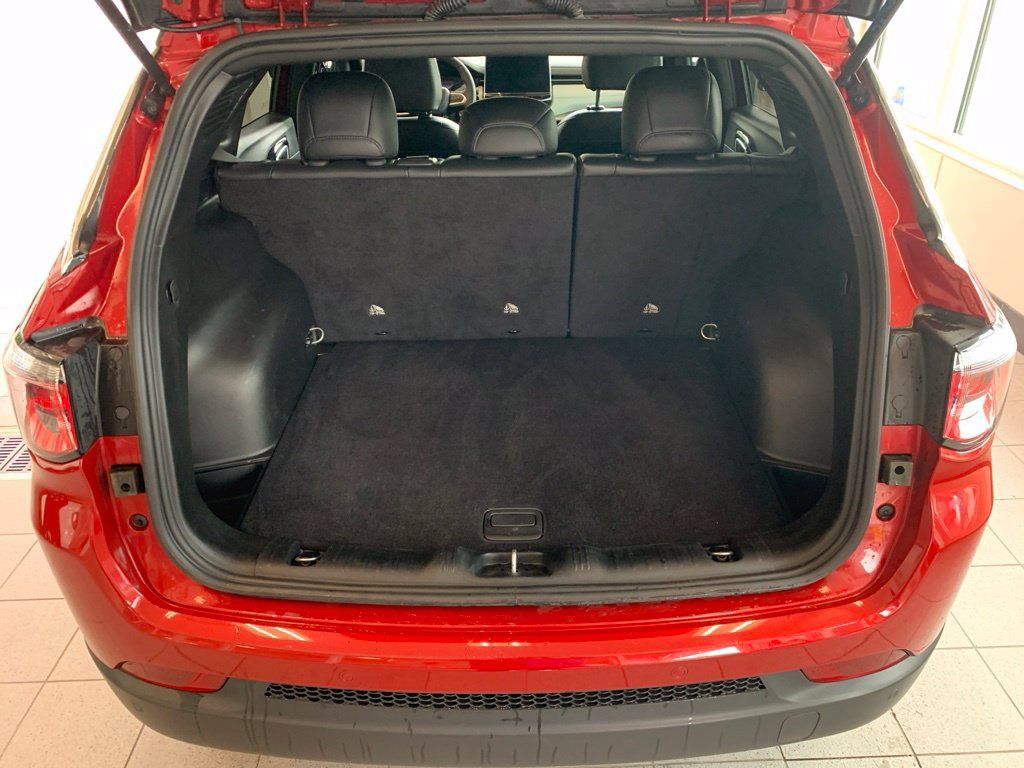 Used 2025 Jeep Compass Limited AWD/4WD image 14