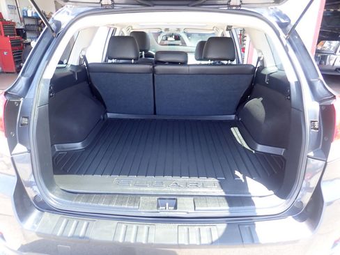 Used 2010 Subaru Outback 2.5i Premium image 20