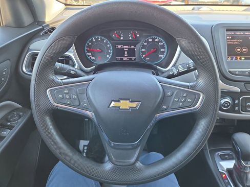 Used 2022 Chevrolet Equinox LS w/ Driver Confidence II Package AWD/4WD image 18