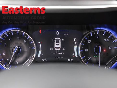 Used 2023 Chrysler Pacifica Touring-L FWD image 18