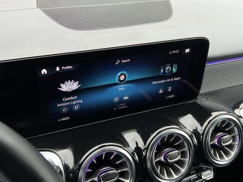 Certified 2022 Mercedes-Benz GLB 250 4MATIC image 18