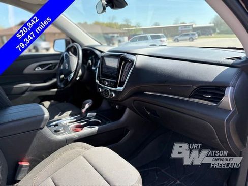 Used 2021 Chevrolet Traverse LT FWD image 24