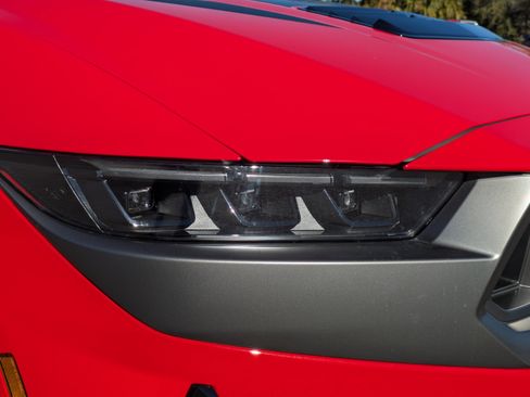 Used 2025 Ford Mustang Dark Horse image 10