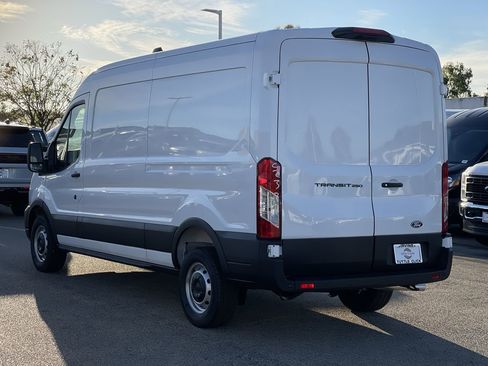 New 2026 Ford Transit 250 148 Medium Roof image 4