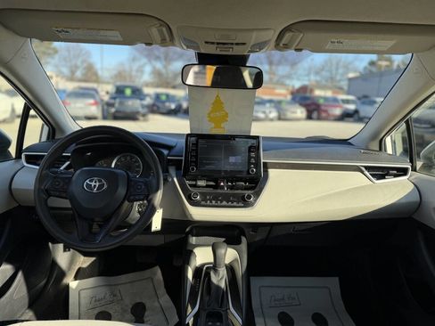 Used 2020 Toyota Corolla LE image 14