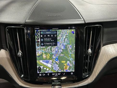 Used 2022 Volvo XC60 T8 Inscription w/ Advanced Package image 22