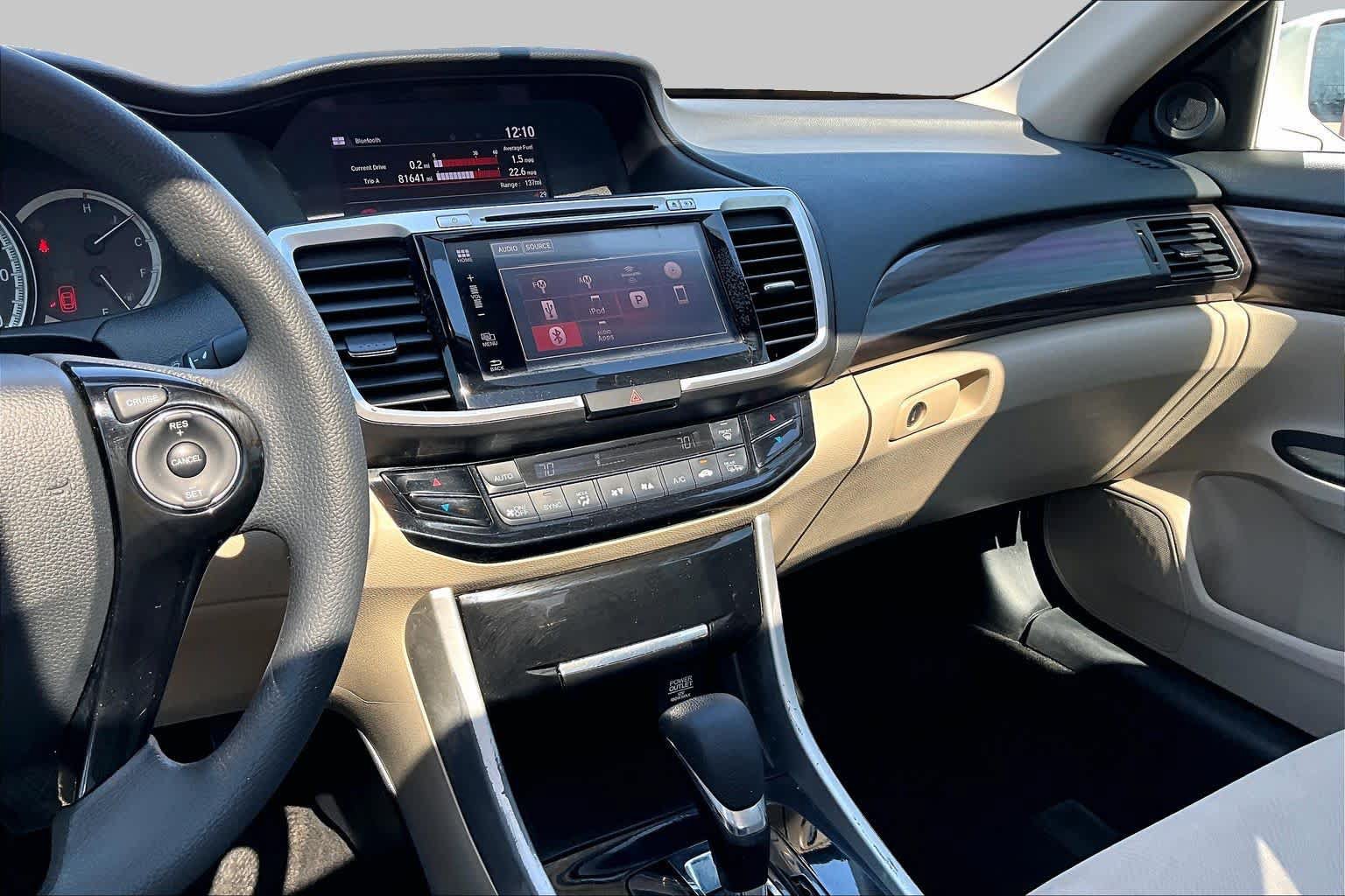 Used 2017 Honda Accord EX image 7