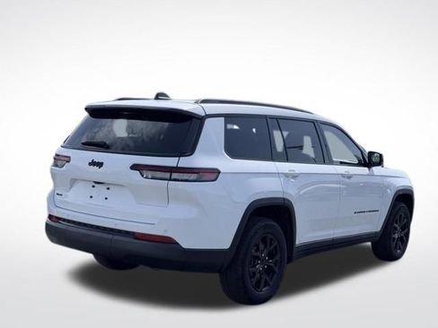 Used 2024 Jeep Grand Cherokee L Laredo AWD/4WD image 4