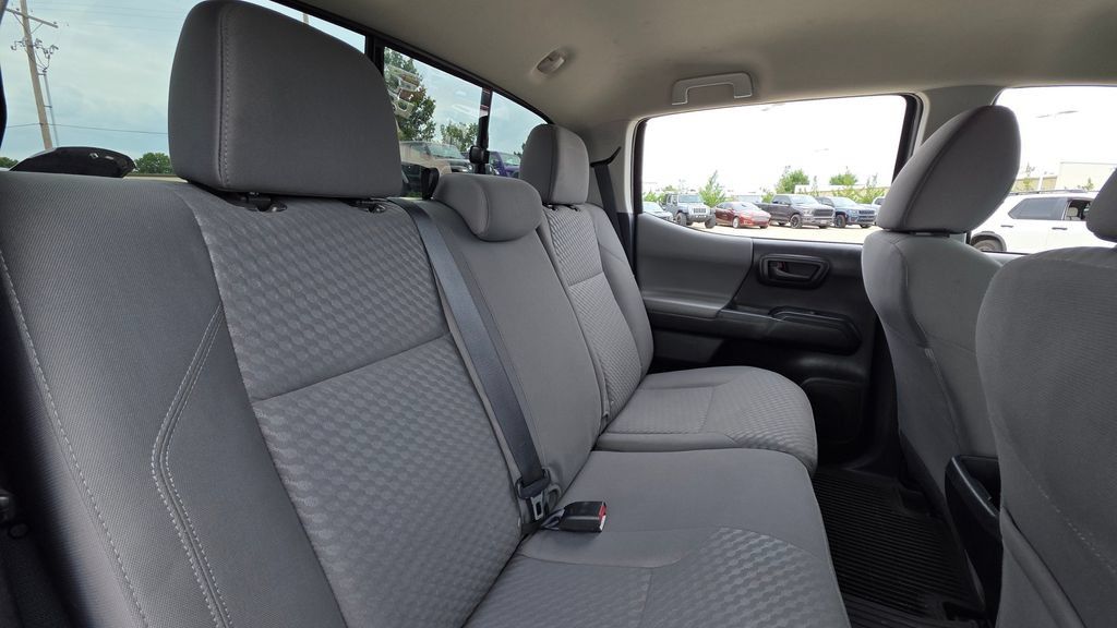 Used 2022 Toyota Tacoma SR AWD/4WD image 15