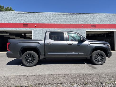 Used 2024 Toyota Tundra Platinum AWD/4WD image 2